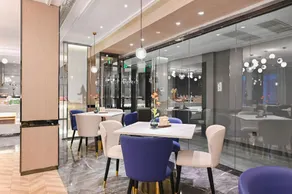 Atour Hotel Tianjin Wuqing Railway Station Florentia Village - Image 4
