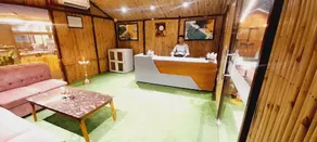 Highway Huts - Image 5