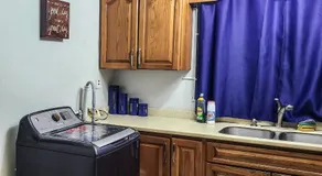 Cheerful 2 - Bedroom Townhouse with free parking in New Kingston - Image 4