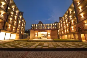 SinQ Village - Image 2