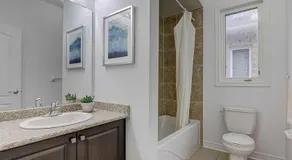 Comfort Stay Near Canada's Wonderland with Free Parking - Image 2