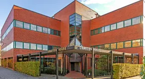 PRIME CITY CENTRE MK STAY, Stylish Spacious Apartment, AIR CONDITIONG, Two bathrooms, FREE GATED ALLOCATED PARKING & Lift access - Image 3