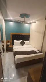 Hotel crest inn - Image 3