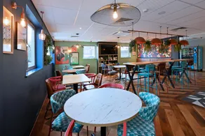 Travelodge Bracknell Central - Image 4