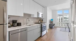 Global Luxury Suites Downtown White Plains - Image 5