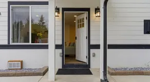 Spacious 5BR Home Parking 10 min Airport - Image 5