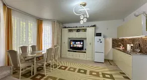 Raduga West 'Pearl' Apartment - Image 2