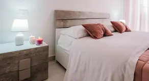 Bed in Italy - Image 2
