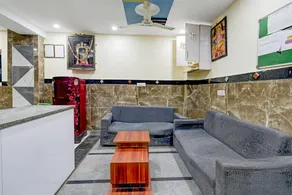 OYO Home Sri Balaji Luxary Rooms Near Inorbit Mall Cyberabad - Image 5