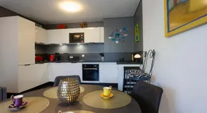 LAKE HOME - Image 3