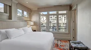 Luxury Mountain-Side Penthouse with Stunning Views - Image 2