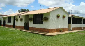Finca Turística Villa Natasha - Casa Campestre y Cabañas Villavicencio - Image 3