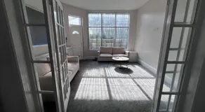 Riverside by Teil Luxurious one bed Apartment - Image 2