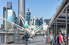 Stunning 3 Bdrm Apt in Southbank with Free Parking - Image 4