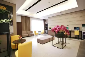 Home Inn Plus Shenyang Sanhao Street Shengjing Hospital - Image 4
