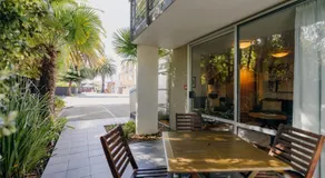 Sumner Bay Motel - Image 5