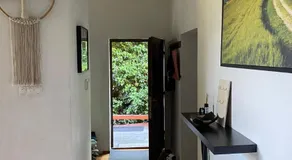 Modern house in central with pool - Image 4