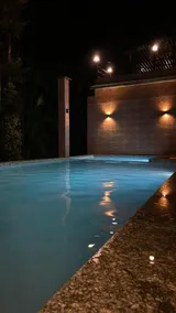 Misty villa lake view room - Image 4