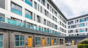 1 Bed Apartment - Redhill Central, Surrey, Gatwick #2 - Image 5