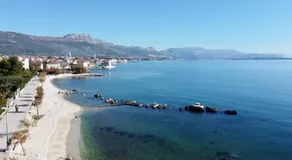 Sunny apartment by the beach - Image 2