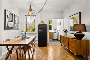 St. James, Art Deco Dream -  2 Bedrooms w/ Aircon - Image 2