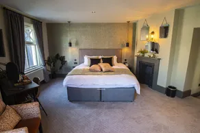 Kings Arms Hotel - Image 2
