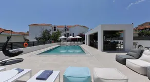Natalie's Hotel - Image 2