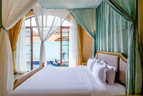 Detached villa with swimming pool in Haitang Bay, Sanya - Image 2