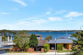 Seabreeze Bungalow - Lakeview Sunset Delight at Sunshine on Lake Macquarie - Image 4