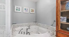 Aspen Villas/Bleeker Street Townhome 2 plus Den - Image 5