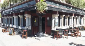 The Lombard Townhouse - Image 3