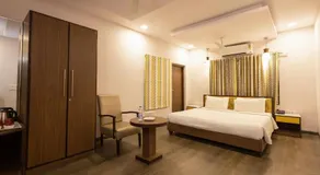Classic Boutique Hotel & Luxury Service Apartments - Image 2