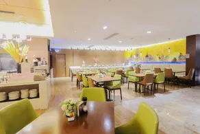 Hampton by Hilton Guangzhou Zhujiang New Town - Image 3