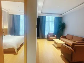 Golden Rome Fifth Season Hotel - Image 3
