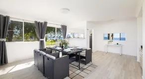 Waterfront Cottage - Image 3