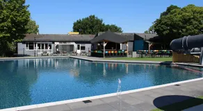 Romantic Boathouse Getaway in Lathum - Image 2