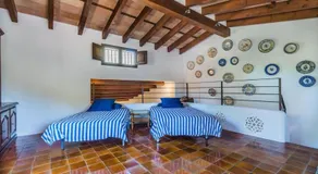 Villa avec barbecue, piscine et jardin | Vue montagne - Image 2