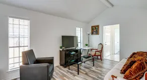 Explore the City w/ Ease! Quiet East Dallas Base - Image 2