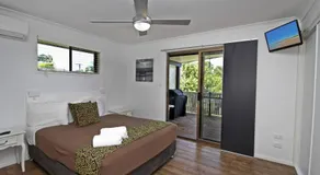 Red Door Beach House - Image 2