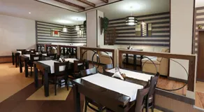 Acropolis Hotel - Image 4