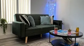 124A The Luxury Suite 1st floor modern apartment - Image 3
