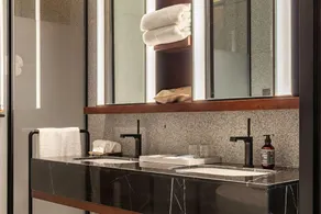 Yunnan Commercial Hotel - Image 3