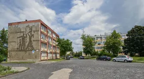 LEM Suburban Apartment - Image 3
