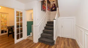 Free parking Sleeps 9 Fully Equipped Playroom - Image 4