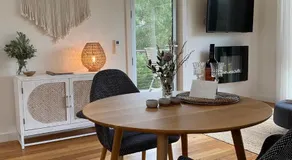 Messmates Luxury Eco Suites - Image 3