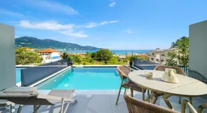 Videre Golden Private Pool Suites - Image 4