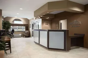 Sonesta Essential Fairmont - Image 4