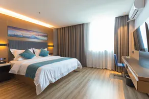 Yeste Hotel Qinzhou Bay Plaza - Image 2