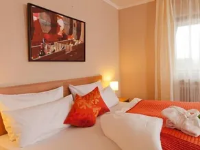 Suite - Image 2