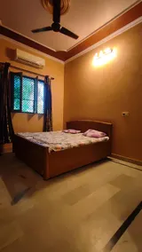 Three bedroom house - Image 2